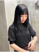 ブルーブラック　黒髪　レイヤースタイル　ミディアムレイヤー