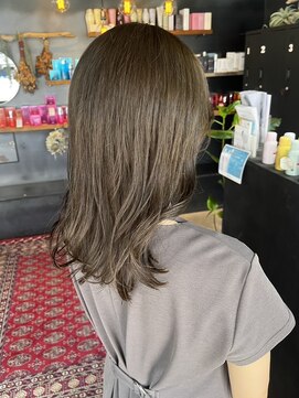 リンダイーロ(Linda Hiro) 【札幌円山】イルミナカラー/オリーブベージュ/セミロングヘア