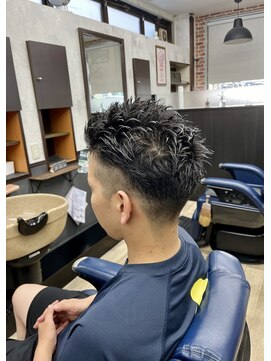 バーバ アンド ビューティーサロンヤマモト(Barber＆Beauty salon yamamoto) メンズ　　アップバングショート