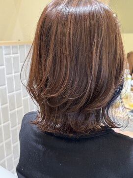 セルン(cerne) 外ハネくびれミディアム