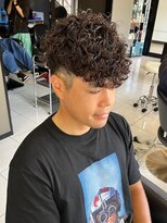 アイズ 海老名(AIZU)&nbsp;メンズパーマ スペインカール スパイラルパーマ 眉毛 フェード