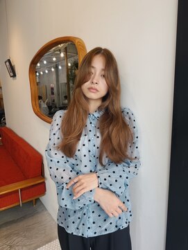 ヒュージ 表参道(huge) ブリーチなしダブルカラー/赤み消しカラー/レイヤーカット/韓国