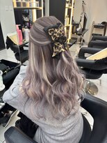 アネラ 大宮(Anela)&nbsp;ラベンダーグレージュ×ホワイトハイライトエクステ♪