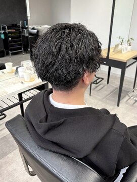 ブースト(BOOST) 七三センターパート×ツイスパ