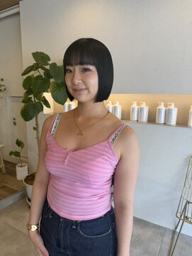 ウタリ(utari) ぱつっとボブ