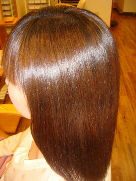 ヘアー クリエーション アピアー(Hair Creation Appear) ”乾かすだけで、サラ、ツル、ピカ M3D縮毛矯正”