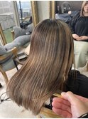 ブリーチ毛の方を高難易度ジュエリーシステム縮毛矯正で艶髪