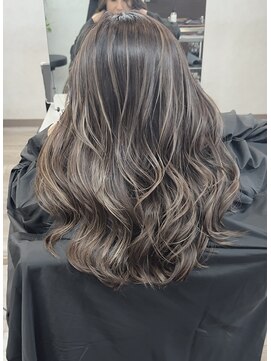 ヴィフ 大船(VIF) バレイヤージュ/ハイライト/ダブルカラー/ケアブリーチ/ボブ