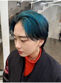 ハンサムショートカットターコイズブルーカラーデザイン裾カラー