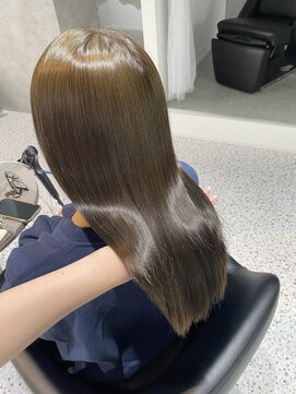 ルモ(Lumo) 【MIHO】オリーブベージュ×ミディアム