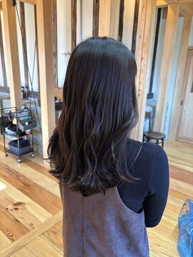 ジェロ(GELo) トリートメントでツヤロングヘア