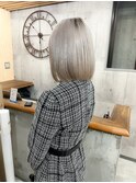 ホワイトシルバー　バレイヤージュ　ケアブリーチ