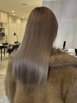 プラス ファースト ヘア(Plus 1st) ミルクティーベージュ×ストレート