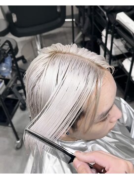 クローマン バイ ビカム(CHROMAN by become) ホワイトカラー