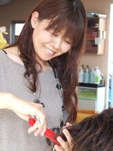 ヘアアンドメイクシュビア(SuBiR) 田中 さおり