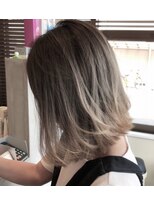 リリ(Riri)&nbsp;バレイヤージュグラデーション