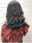 オリーブグリーン