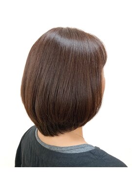 黄ぐまくん美容室 ミディアム　レイヤー　前上がり