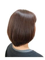 黄ぐまくん美容室 ミディアム レイヤー 前上がり