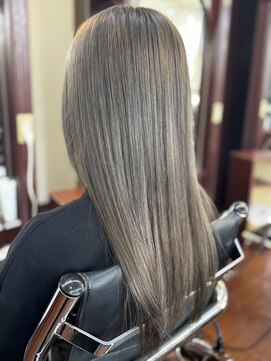 クララ スズカセントラル(CLALA Suzuka central) スモークグレー