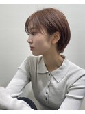 丸みショート前下がりセンターパートハンサムくびれショート