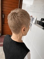 リドル ヘアー 駒生店(Riddle HAIR)&nbsp;脱白髪染めの大人ハイトーンショート