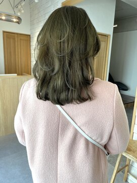 ニア 清澄白河(nir) 〈清澄白河 半個室〉レイヤーウルフ/カーキオリーブ