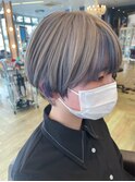 アッシュグレージュにインナーブルー