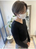 大人小顔ハンサムショート前下がり丸み　ブリーチなしグレージュ
