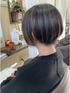 コアフィールフィス(COIFFURE fils) 【見附　今町】ハイライト似合わせ　ショート