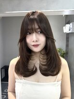 ヴェイン 渋谷(vain)&nbsp;赤味消しオリーブベージュレイヤーカットミディアムヘア