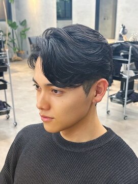 トゥイン 八王子(TWIN) 刈り上げセンターパートフェザーパーマニュアンスパーマ八王子