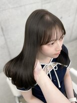 エヌアイ オモテサンドウ(ni omotesando)&nbsp;透明感　オリーブグレージュ　　【正木碧】