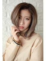 ノイン(noine)&nbsp;まるで自分の顔に絵画を描くように。