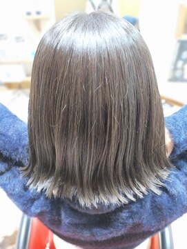 モグ(mog.) 切りっぱなしボブグレージュカラー