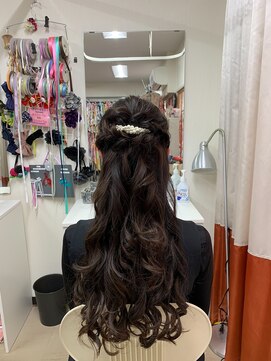 ビューティック ハラジュク(Hair&Make Beautique Harajuku) ツイストハーフアップ