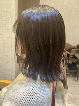 クオリア(Quaria) 韓国風切りっぱなし外ハネミディアム☆彡