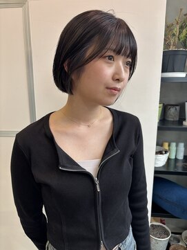 イル(ill) ボブ 顎ラインボブ 内巻き イヤリングカラー グレー