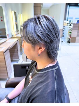 アッシュ 中山店(Ash) ホワイトシルバー