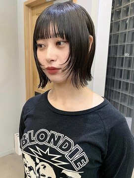 ヨーク(yoke) レイヤーボブ/外ハネボブ/縮毛矯正/ブルーブラック