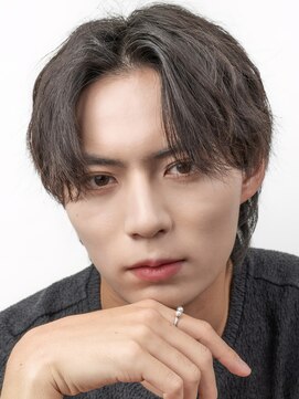 シド 表参道(s.i.d) 雰囲気が出る素肌感メンズメイク×フェザーパーマ