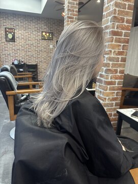 ミディアムレイヤー×シャドールーツ