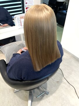 イロアイ(iro I) ベージュカラー