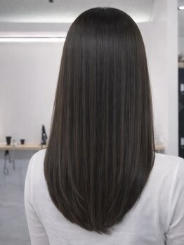 ソア 京都三条河原町(SOA)の写真/【髪質改善/縮毛矯正】髪に優しい成分で丁寧に施術します★ピンとなりすぎずナチュラルなツヤストレート♪