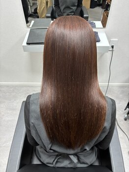 リリー(Lil'y)の写真/髪質を見極め、一人ひとりに合わせた自然な縮毛矯正。大好評の髪質改善トリートメントで理想の艶髪へ♪