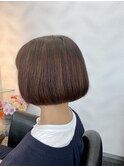 重量感溢れるフラットボブ