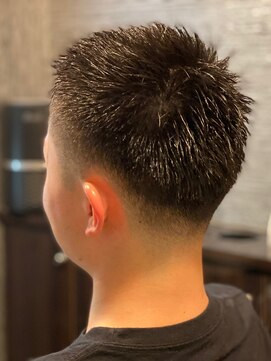 エグゼグティブクラブ 麻布十番(EXECUTIVE CLUB) フェードスタイル＜理容室＞＜麻布十番/メンズ/バーバー/床屋＞