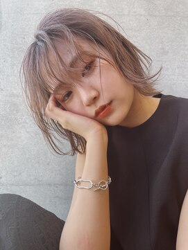 ソラ 表参道(SORA) エアリー 外ハネボブ ベージュ系