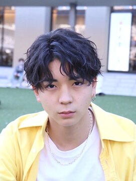 ゴールド 京都(GOALD) 無敵マッシュ センターパート ツイスパ  波パーマ