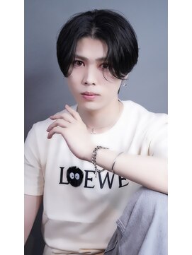 スキル(SKILL) 黒髪センターパート